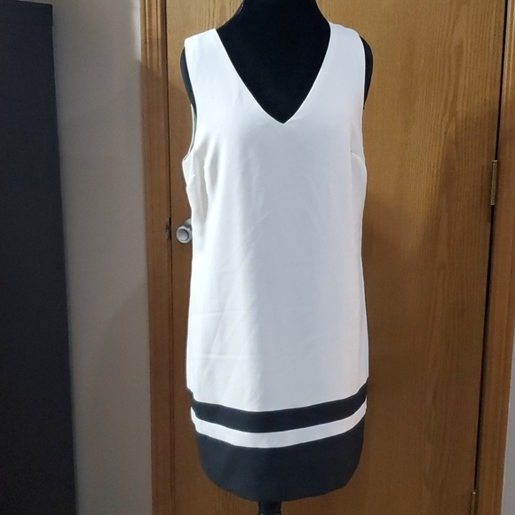 Banana Republic Dresses & Skirts - Banana republic shift style classic black white sleeveless mini dress nwt